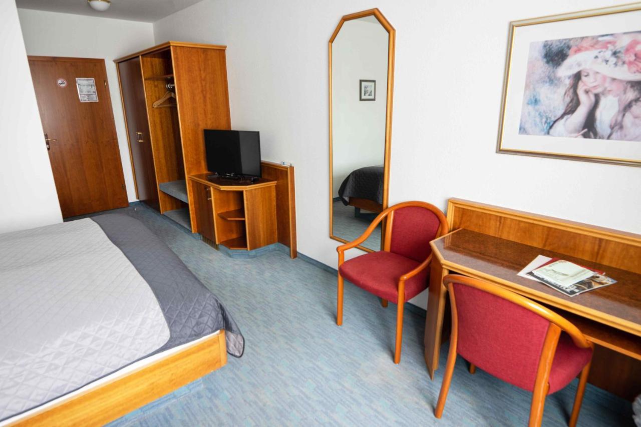 Garni Hotel Maselheimer Hof Extérieur photo